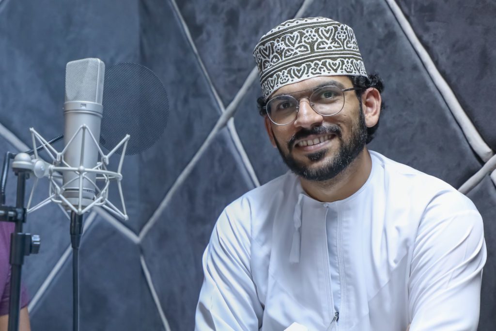 تركي البلوشي، صحفي عُماني ومؤسس پودكاست "السكة" (تركي البلوشي)