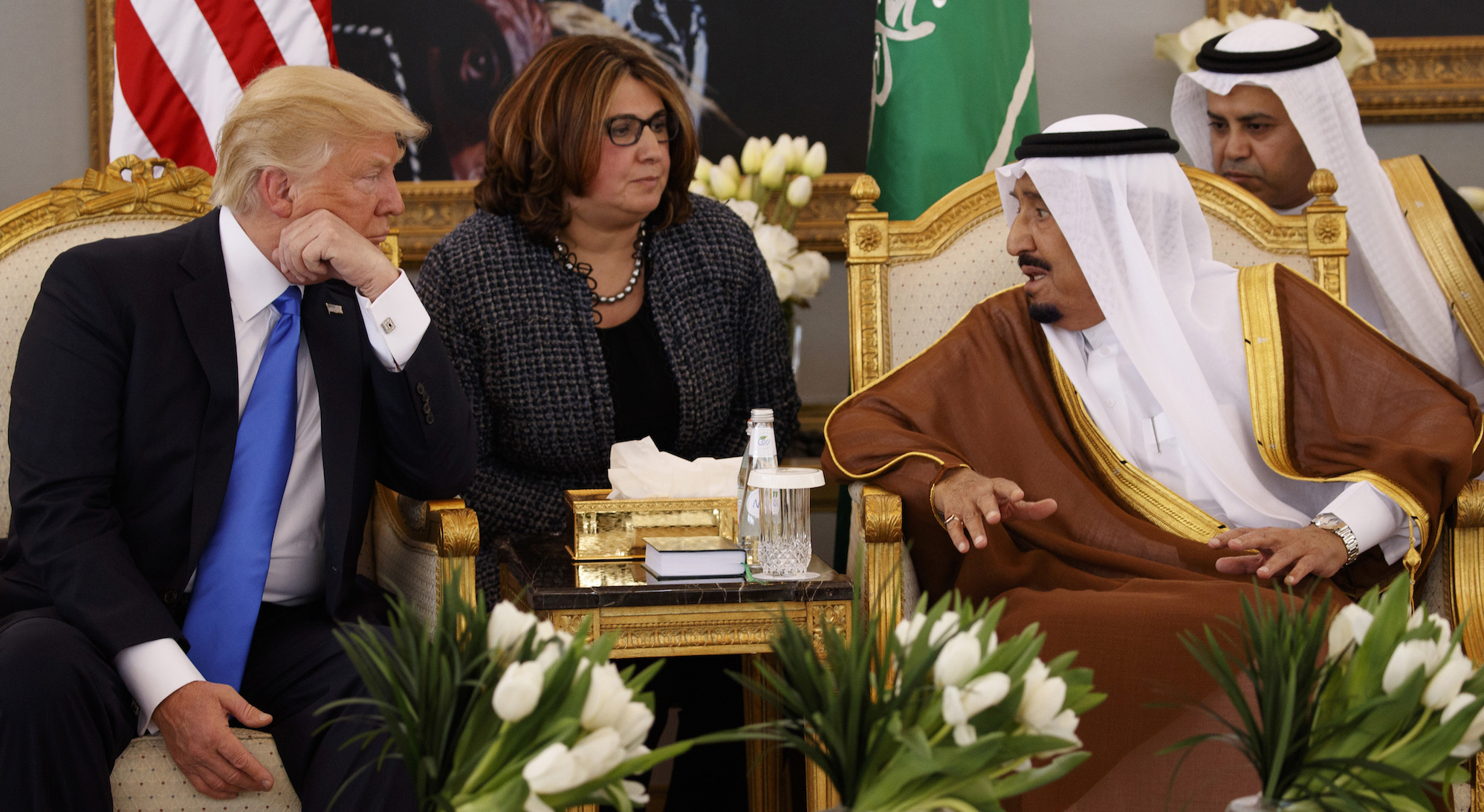 U.S. President Donald Trump, left, talks with Saudi Arabia's King Salman after a welcome ceremony in Riyadh, Saudi Arabia, May 20, 2017. (AP Photo/Evan Vucci)