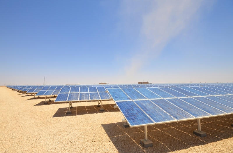 Solar panels in Saudi Arabia (Phoenix Solar AG, Wikimedia Commons)