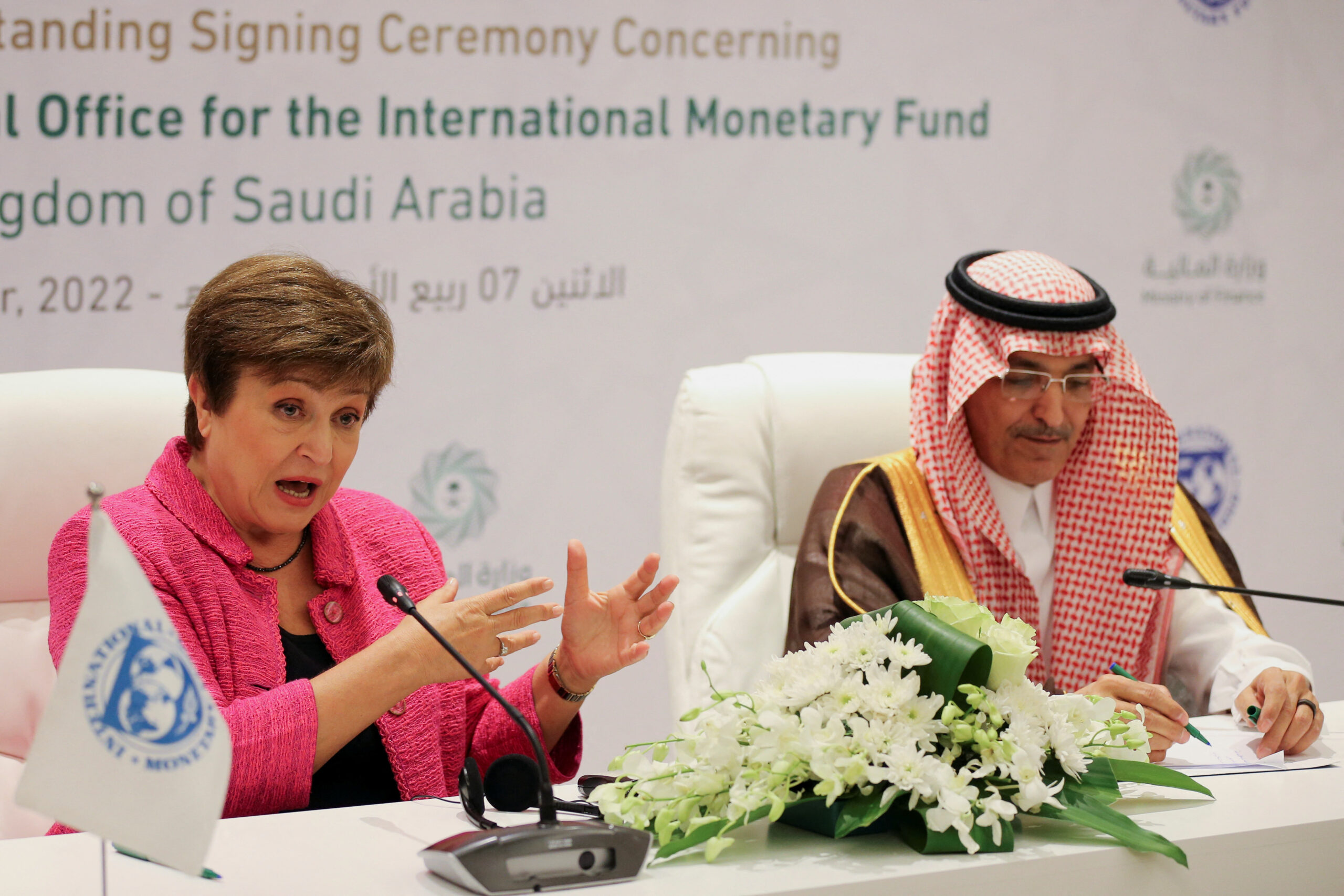International Monetary Fund Managing Director Kristalina Georgieva and Saudi Minister of Finance Mohammed Al-Jadaan during a conference in Riyadh, Saudi Arabia, October 3. (REUTERS/Ahmed Yosri)