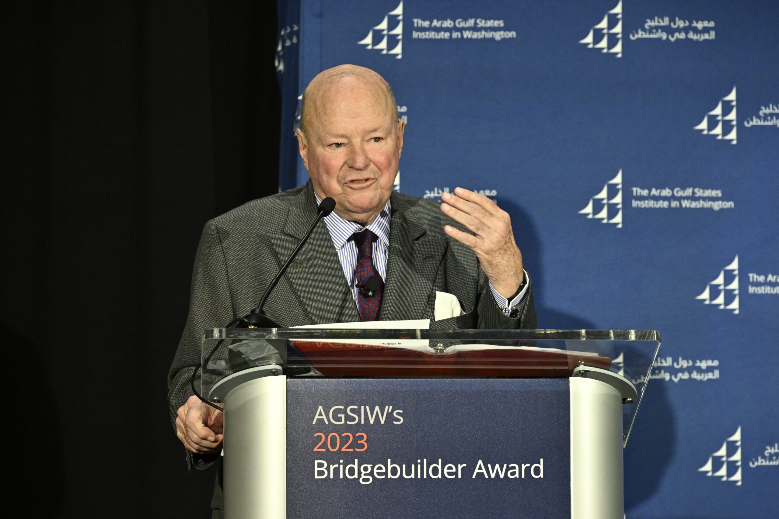Ambassador Frank Wisner speaks at AGSIW's inagural Bridgebuilder award gala, Washington, DC, December 13, 2023. (Credit: Sardari Group Inc.)