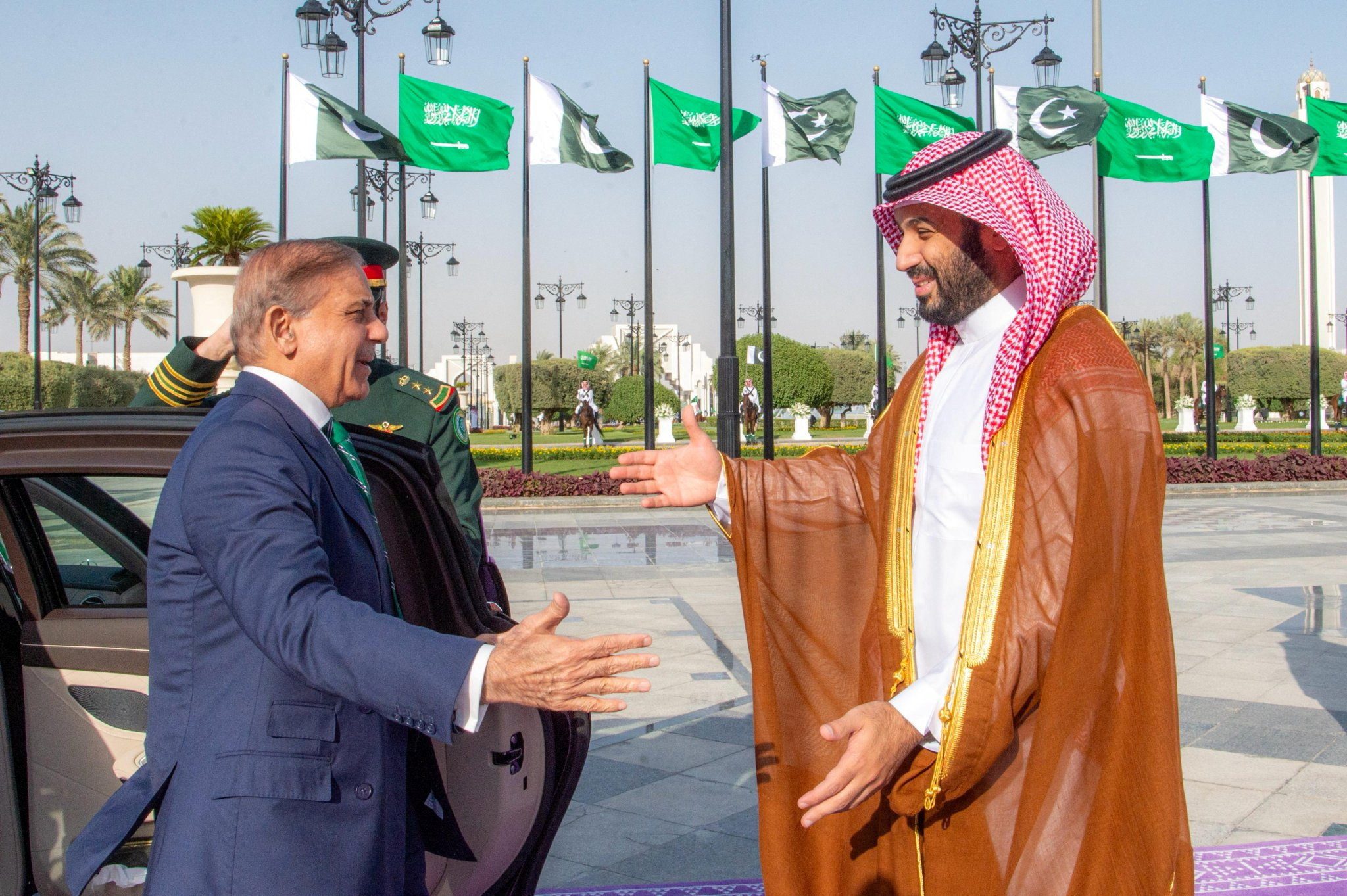 Saudi Crown Prince Mohammed bin Salman and Pakistani Prime Minister Shehbaz Sharif meet in Riyadh, Saudi Arabia, September 17. (Saudi Press Agency/Handout via REUTERS)