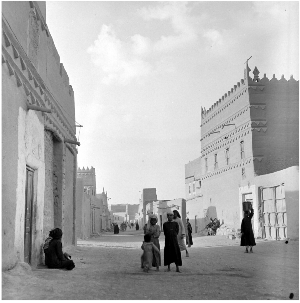 A photograph taken in Riyadh by the Dutch diplomat Daniel van der Meulen, who served as consul in Jeddah. The image dates from sometime between 1940 and 1953, though it was most likely taken in 1945. (F.C. van Leeuwen, D. Oostdam, and S.A. Vink, "Dutch Envoys in Arabia, 1880-1950: Photographic Impressions")
